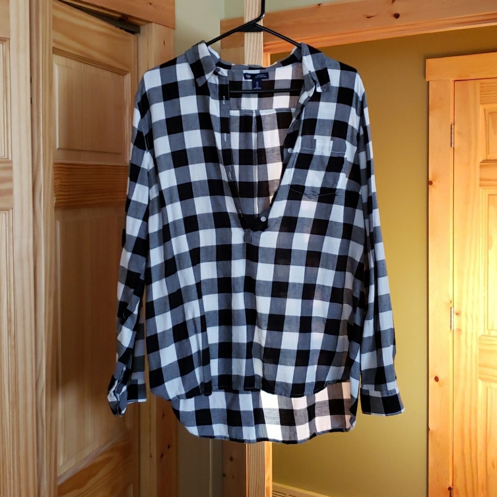GAP Shirt